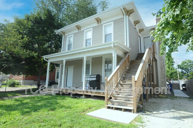 Building Photo - 622 Webster St Unit Apt D