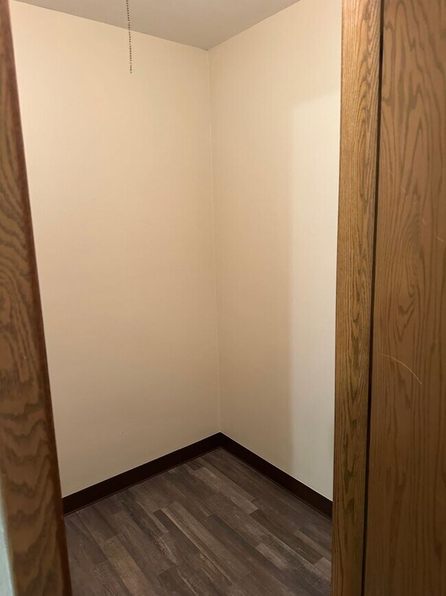 Photo - Forestview 1 Bedroom Upper Unit Unidad 1516-2