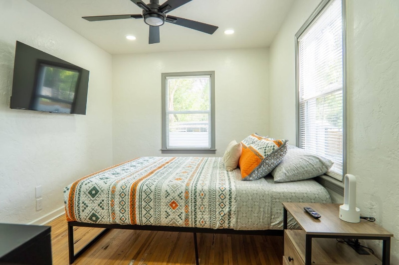 Photo - 2008 Page Ave