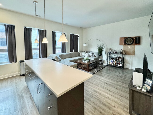 Photo - 1750 W North Ave