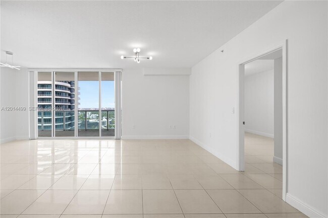 Building Photo - 1250 S Miami Ave Unit 2501
