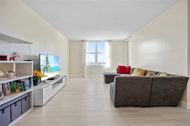 Photo - 511 SE 5th Ave Unit 2209