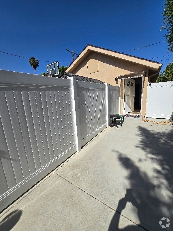 Building Photo - 5706 Willis Ave Rental