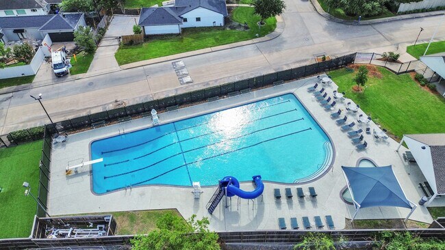 Photo - 6249 Locke Ln