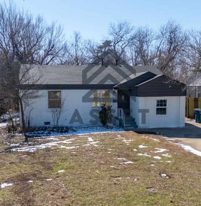 422 E Northrup Dr