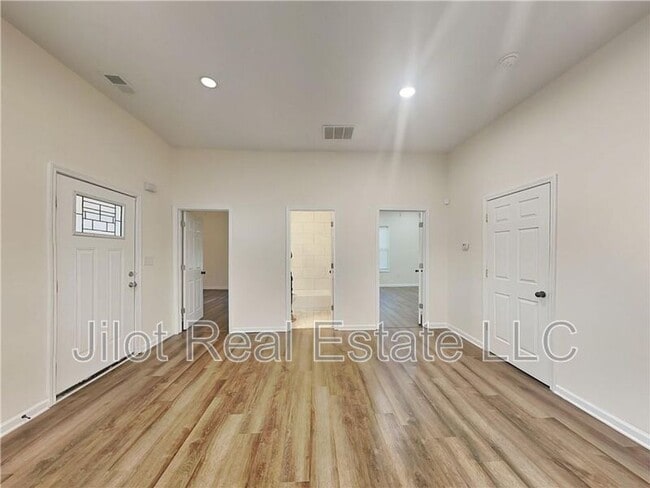 Photo - 1849 E Farris Ave