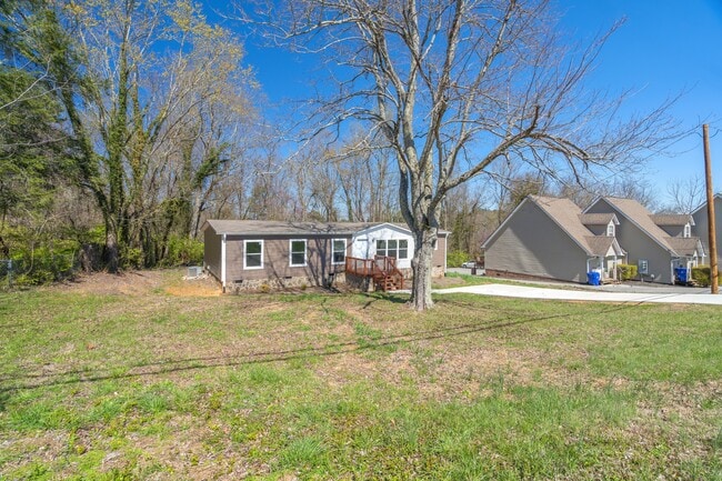 Photo - 456 W Outer Dr