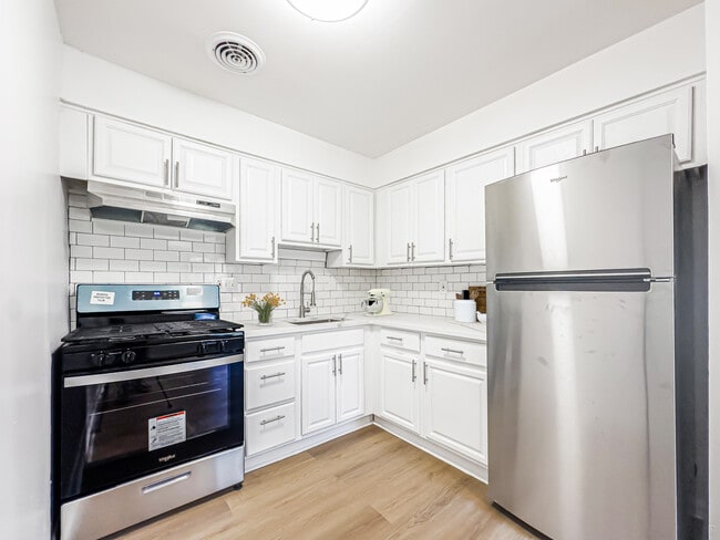 Photo - Bristol Gardens Apartments