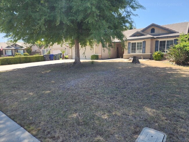 Photo - 5 bedrooms/ 2 baths Location Olive Dr/ Old Farm Rd