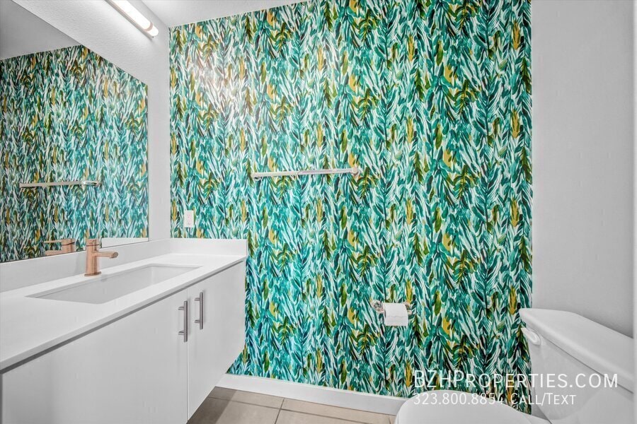 Photo - 1240 Gordon St