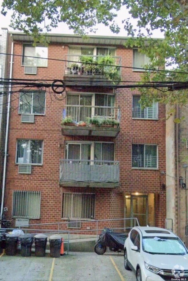 Building Photo - 76-16 Grand Central Pkwy Unit 2A Rental