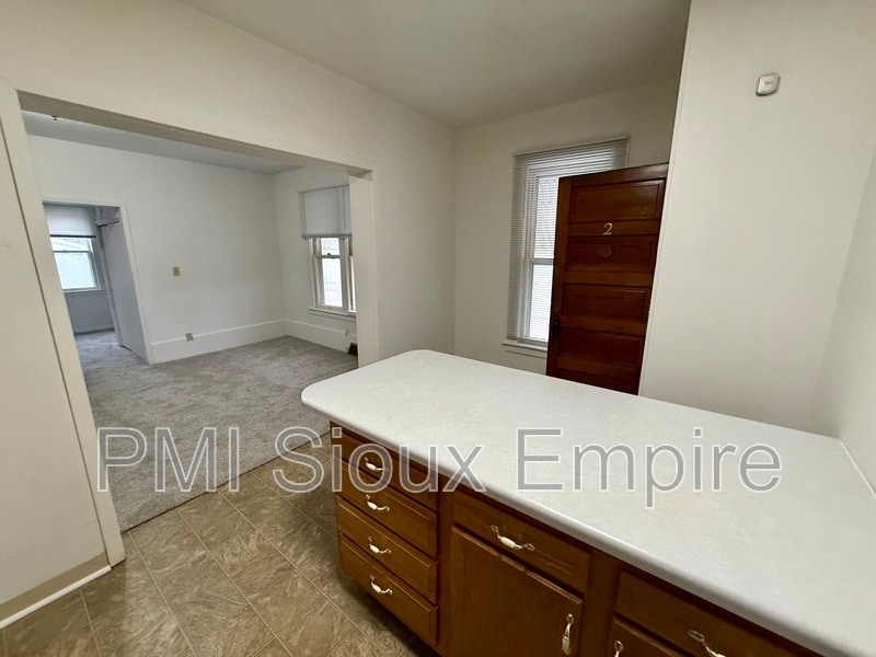 Photo - 734 W 10th St Unit 2
