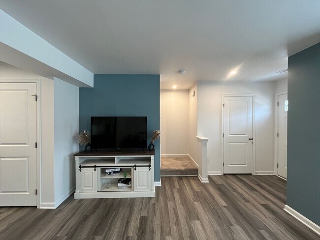 Photo - 134 Fernside Ct