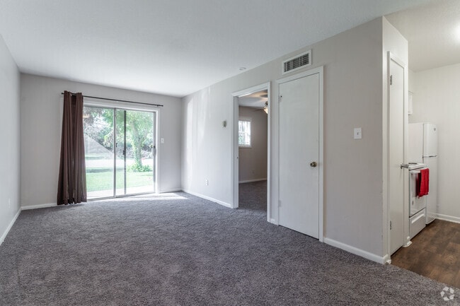 1BR, 1BA - 470SF