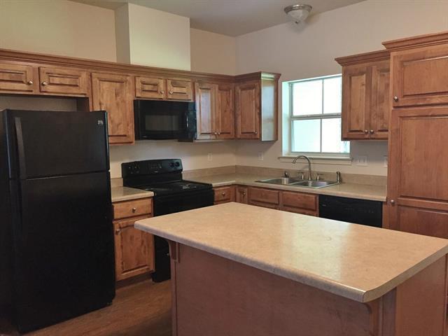 Photo - 112 W Edwards St