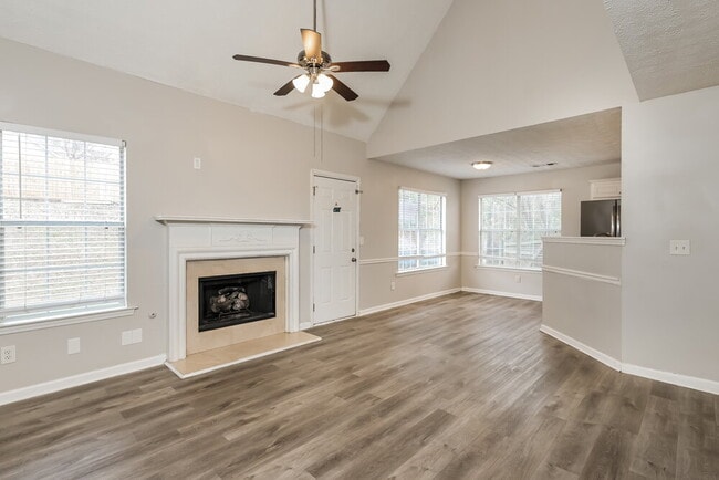 Photo - 812 Lorraine Ln