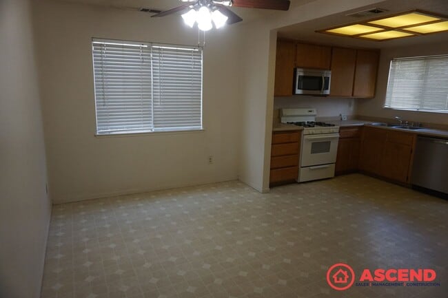 Photo - Charming 3 Bed, 2 Bath Home in SE Bakersfield