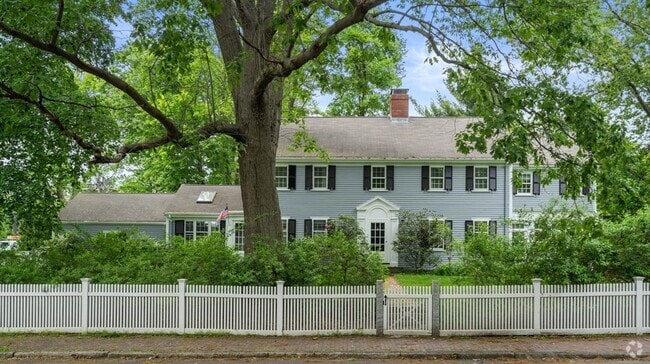 Building Photo - 205 Brattle St Rental