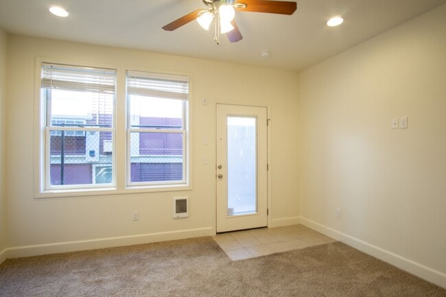Photo - Contemporary Studio in the Heart of the Ea... Unit 06