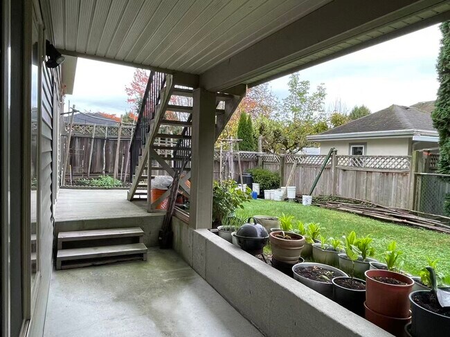 Photo - 8021-160A 160a St