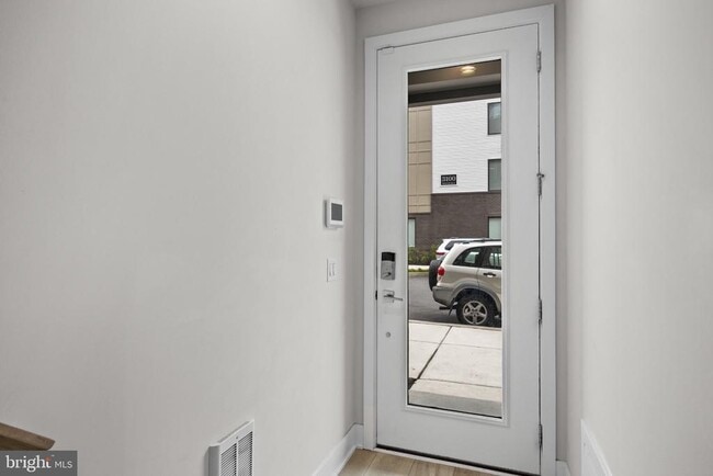 Photo - 2150 Northbank Pl