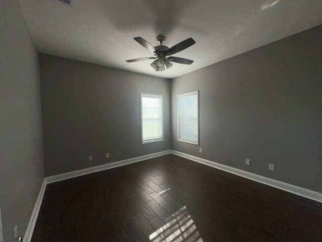 Photo - 2910 Buckeye Dr
