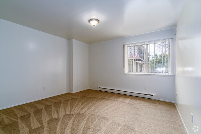 The Summit 2BR, 1BA - 1,120SF - Bedroom