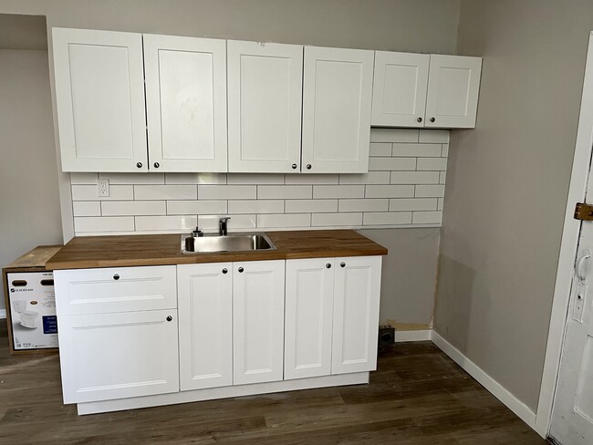 Photo - 203 Yale Ave E Unit 2