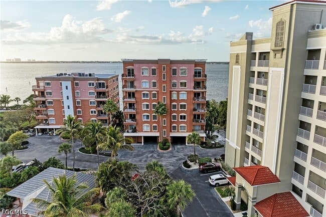 Building Photo - 14813 Laguna Dr Unit 401
