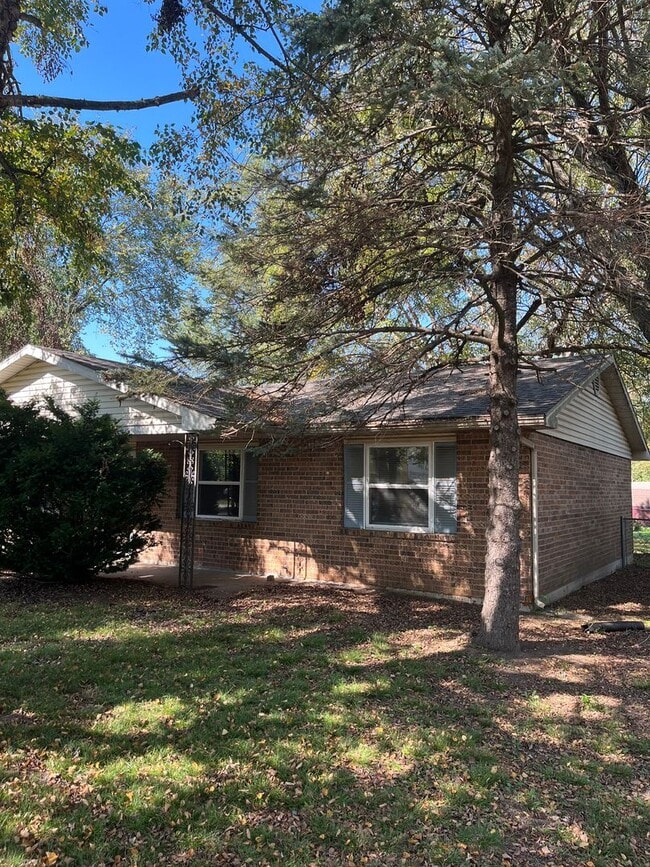 Photo - Spacious 3 bedroom house in SW Springfield!