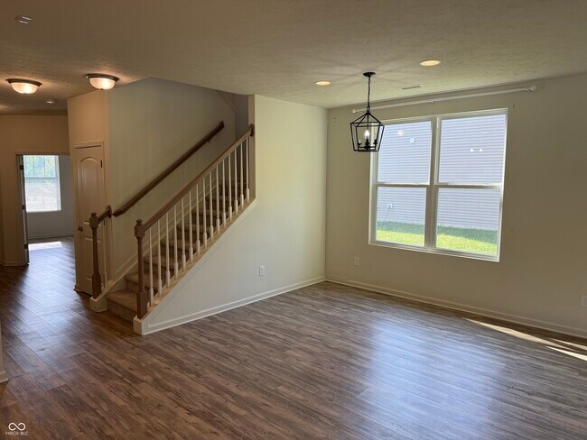 1398 Sarah Way