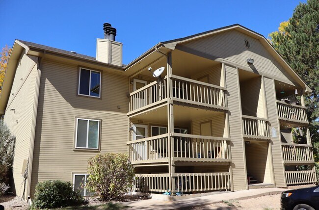 Photo - Prime Riverside Condo Steps from Edora Park & Trails Unit B214