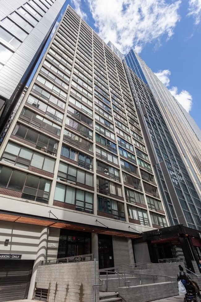 Building Photo - 230 E Ontario St Unit 2203