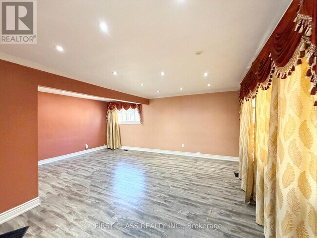 Photo - 15 Leahann Dr
