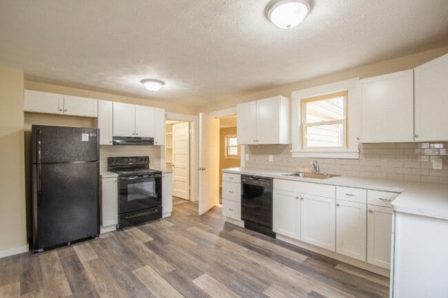 Building Photo - 36831 Stevens Blvd Rental