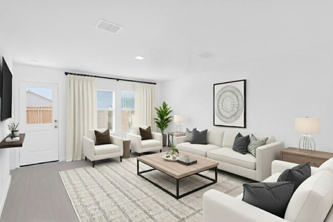 Photo - 1033 Raintree Rd