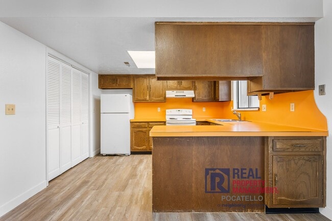 Photo - 3 bedroom 1.5 bath townhouse - 2 car carport