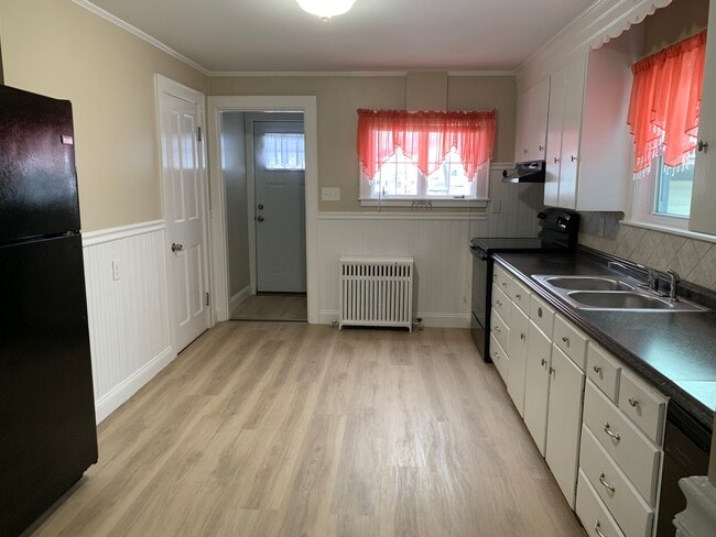 Photo - 8 Walnut St Unit First Floor