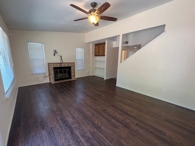 Photo - Spacious 3bed 2.5bath 2 story home available now!
