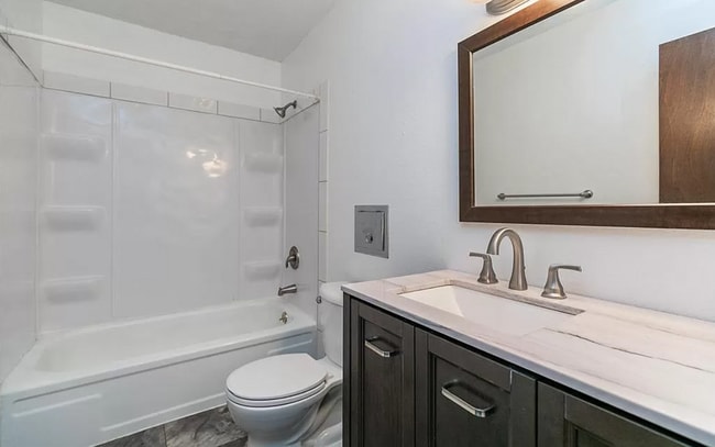 Photo - 6812 Inwood Ln NE