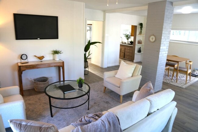Building Photo - 2bed/1bath with a shop Rental