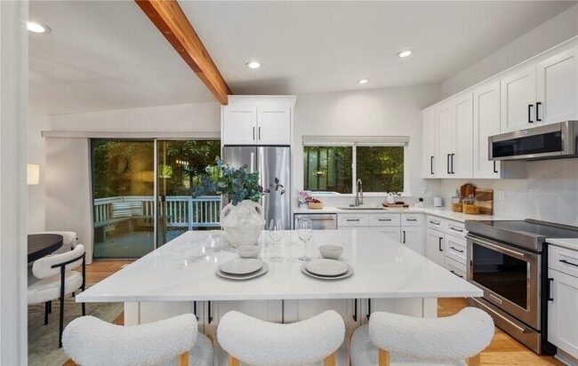 Photo - 201 165th Ave NE