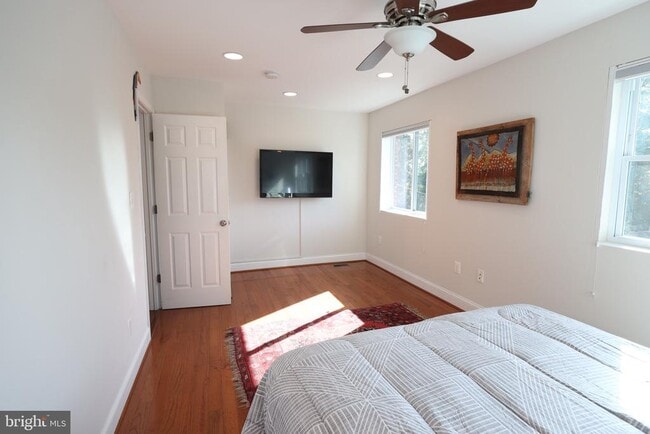 Photo - 2237 14th St NE