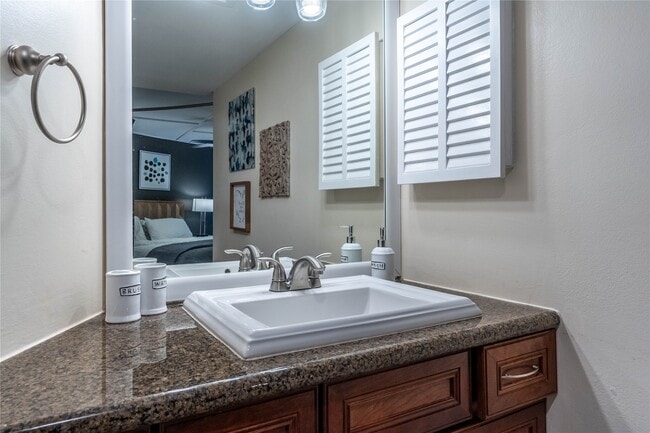 3525 Sage Rd Unit 913
