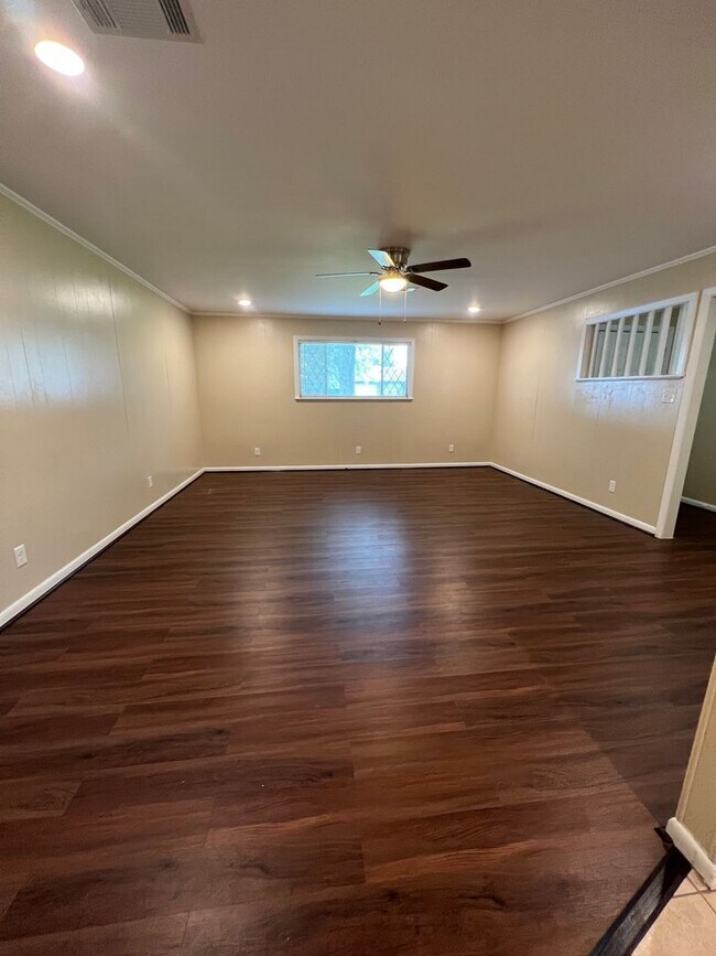 Photo - Spacious 3 Bed / 1 Bath Home with a Large Backyard – Port Arthur, TX