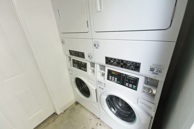 Photo - 944 Tiverton Avenue