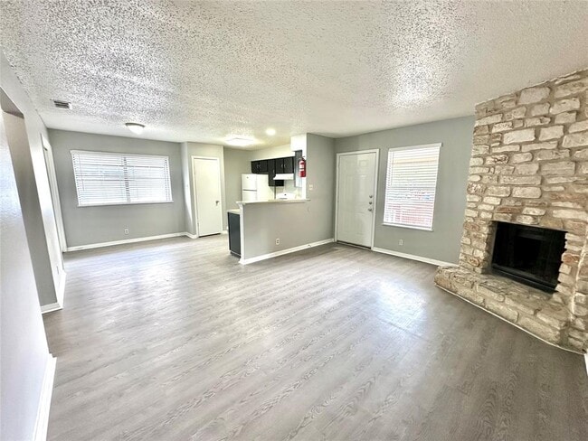 Photo - 9808 Roxanna Dr