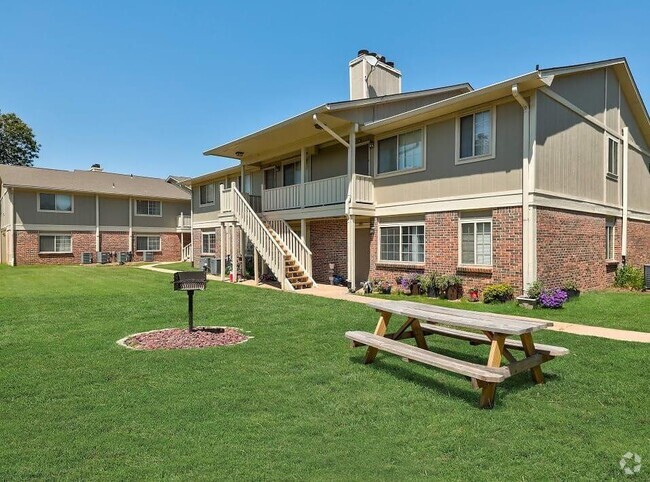 Resident Grill Area - Hearth Hollow Rental