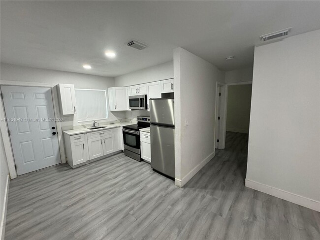 Photo - 1539 NW 8th Ave Apartamento Unidad A