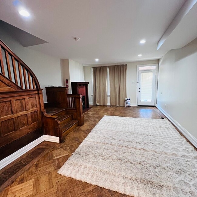 Photo - 619 S 42nd St